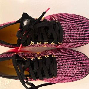 Sz 9.5 Nike Vapormax sneakers